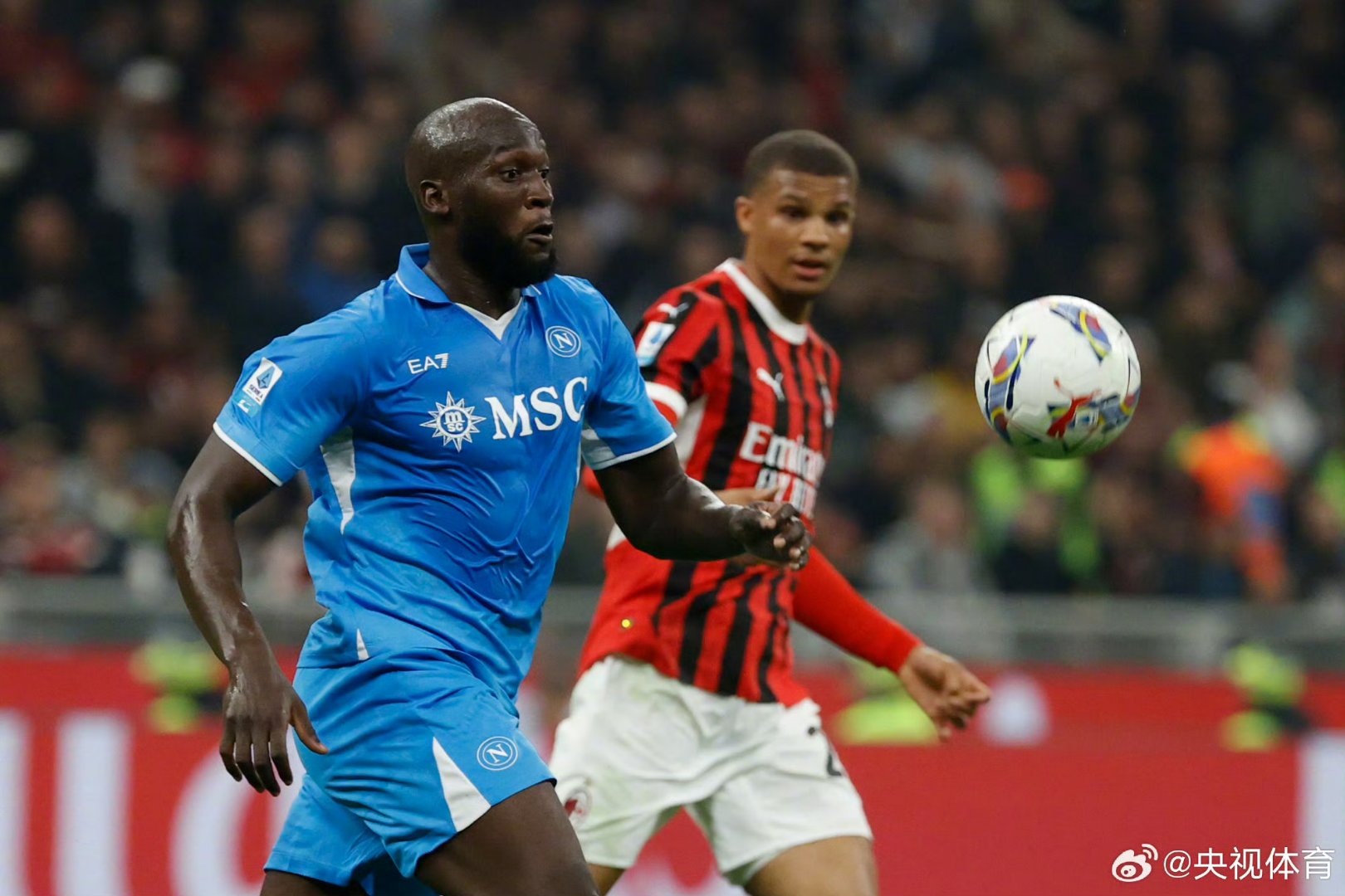 英格兰贝林厄姆一人进两球